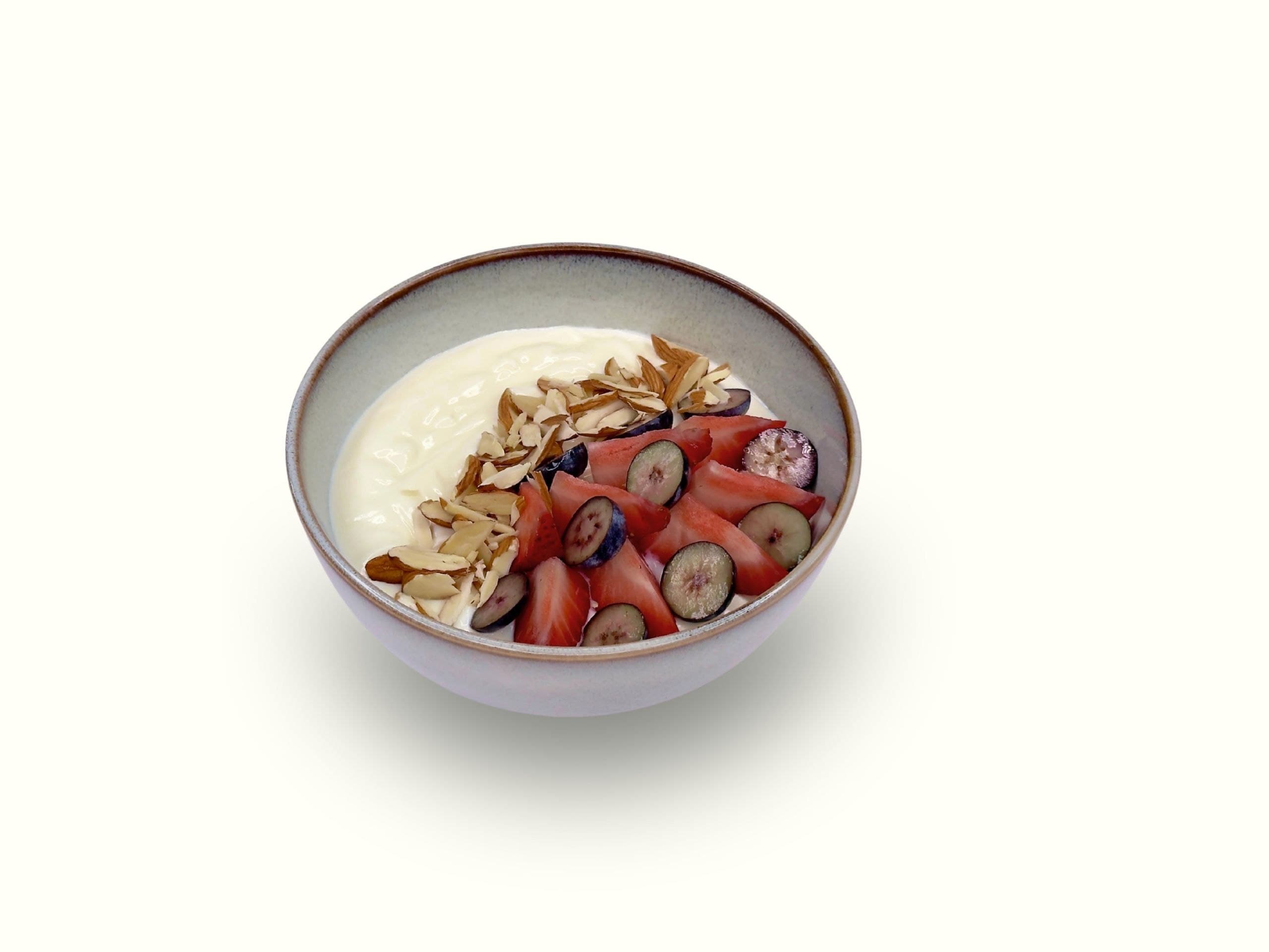 Greek yogurt with protein  and mix berries