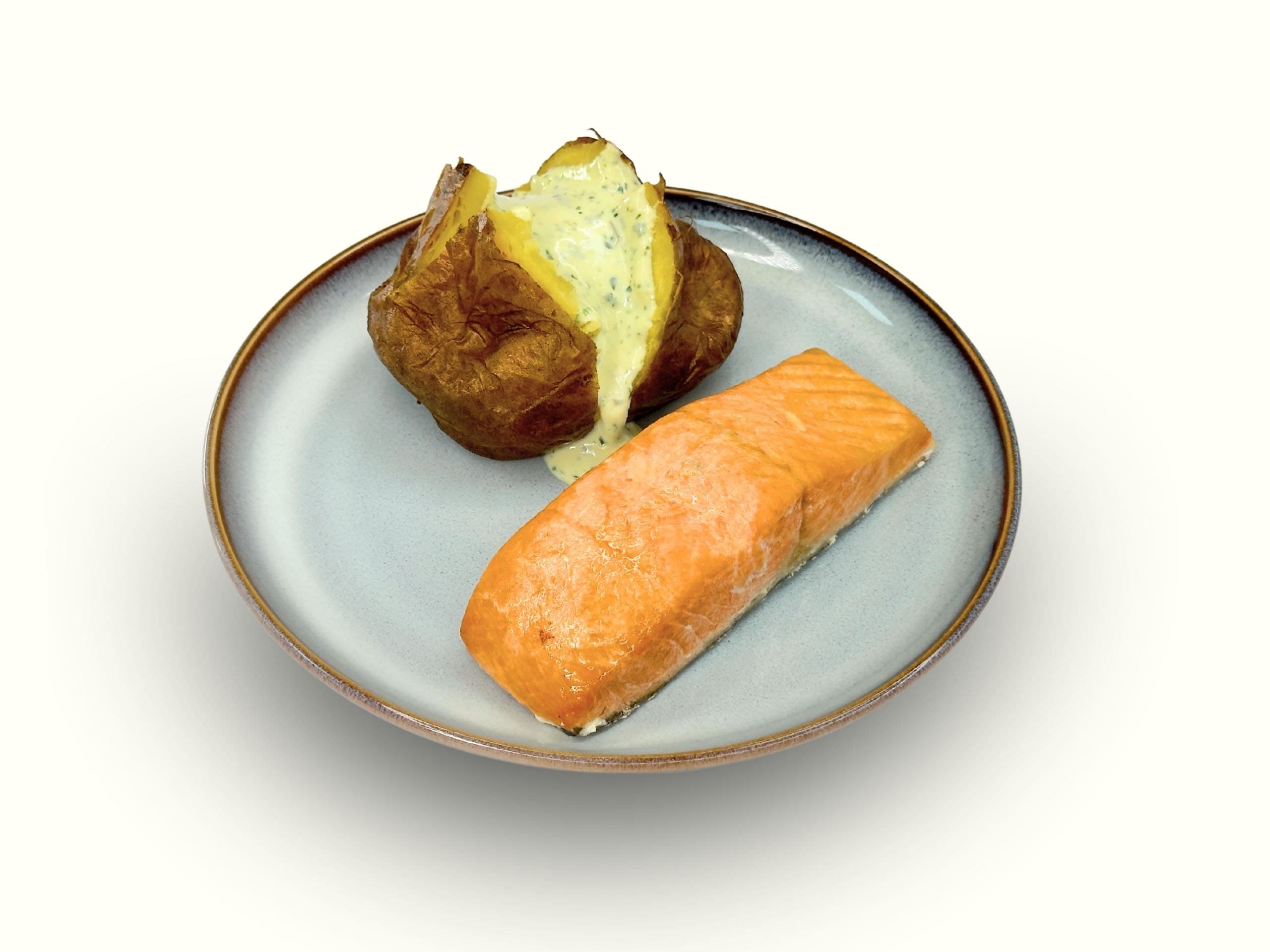Baked potato with salmon